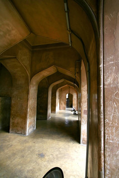 走在charminar