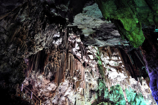 令人印象深刻的melidoni洞在克里特島；希臘