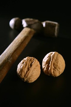 兩個(gè)核桃和老錘