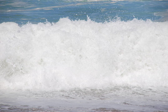 白色美麗的海浪