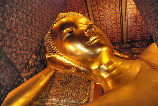 曼谷寺的佛像；八月2007日，在美國(guó)的一個(gè)寺廟里，在公元前年