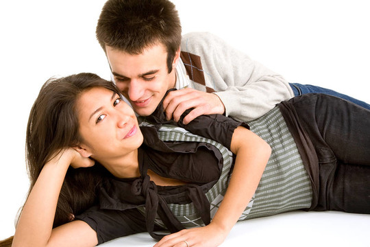 幸福的年輕夫婦