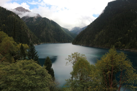 湖光山色