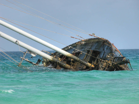 著名的沉船；Capo Verde；2003