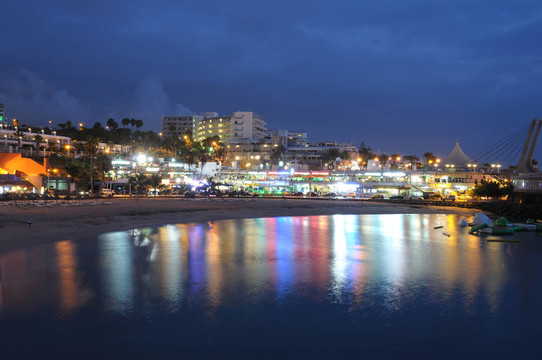 Playa de torviscas黃昏。特內(nèi)里費；西班牙；金絲雀島