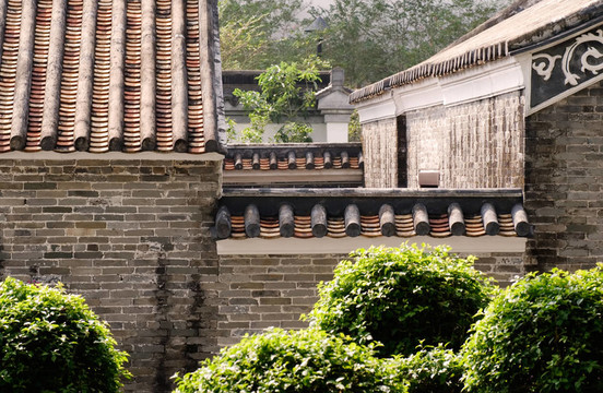 中國(guó)傳統(tǒng)的花園里的房子