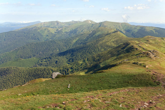 夏季云霧山景觀(guān)