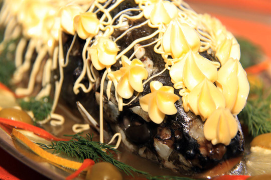 烤鱘魚飾以檸檬；海水產(chǎn)物；vegetableso