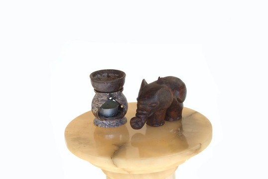 亞洲象和紀(jì)念品幸運(yùn)燭臺(tái)