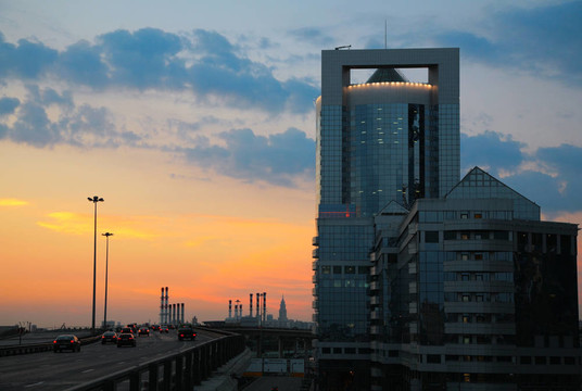 夕陽下的城市景觀