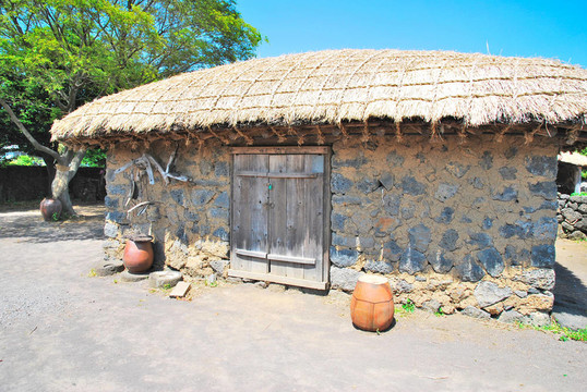 傳統(tǒng)；原住民村落小屋