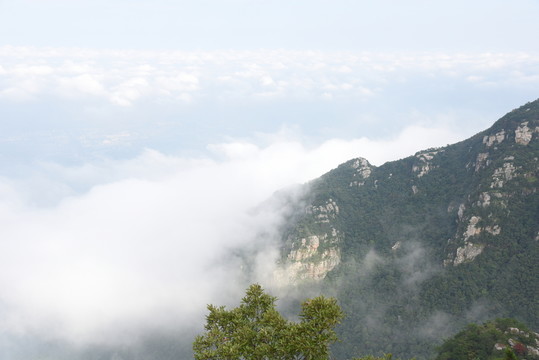 廬山 白云深處