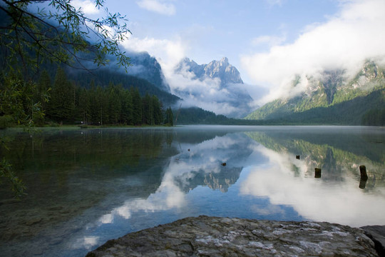Lago di多比亞科