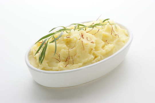 土豆泥在白碗龍蒿