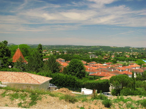 景觀；維倫紐夫河畔很多；Quercy