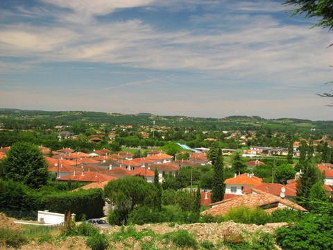景觀；維倫紐夫河畔很多；Quercy