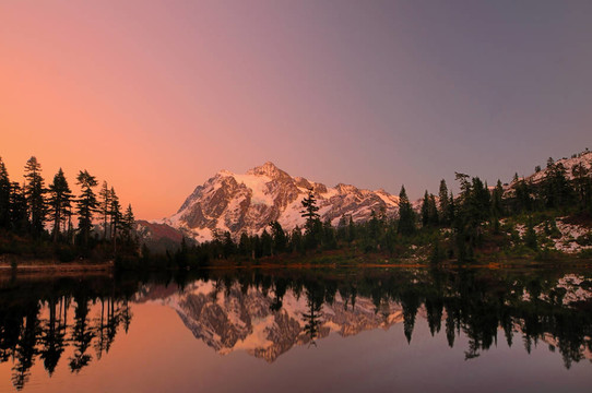 Mt Shuksan與高山的輝光
