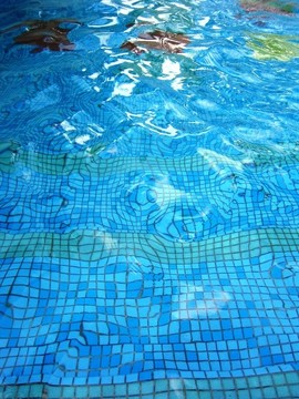 水