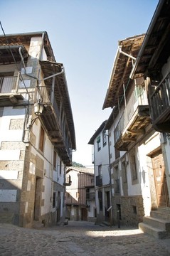 在坎德拉里奧村街