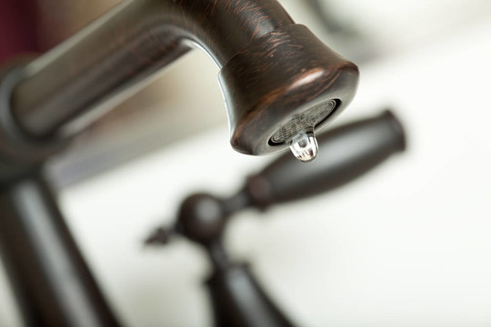 龍頭水滴水