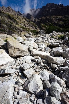石頭和山的垂直