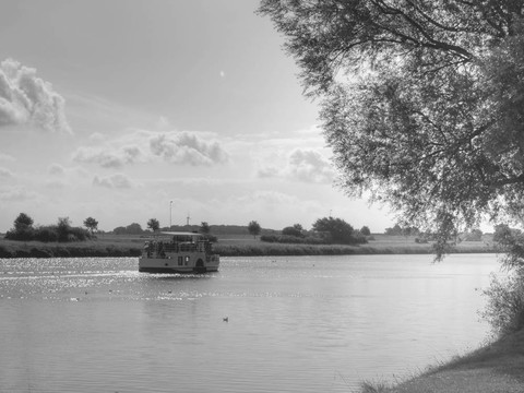 在哈爾Paddlesteamer
