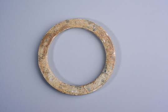 玉器 戰(zhàn)國網(wǎng)格玉環(huán)