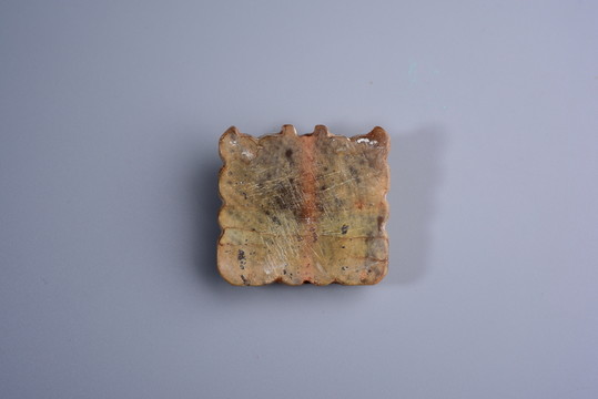 玉器 戰(zhàn)國人面雕玉佩