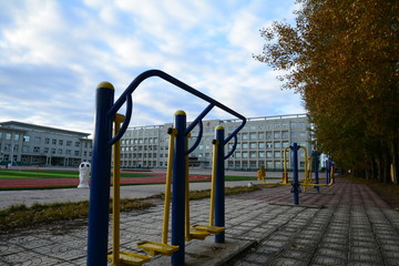 校園健身器材
