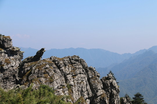 神農(nóng)架板壁巖