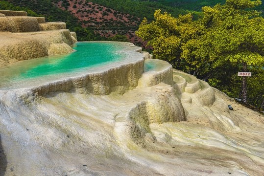 香格里拉白水臺(tái)