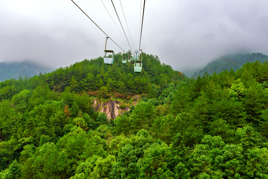 廬山秀峰云霧