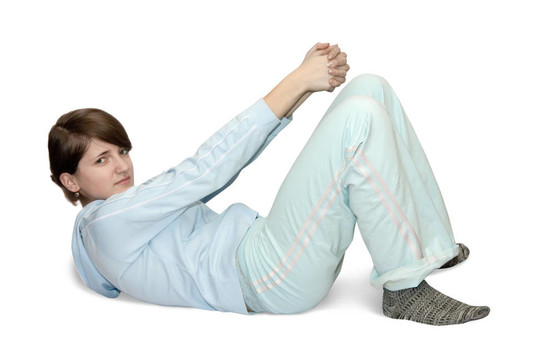 穿輕運(yùn)動(dòng)服的年輕女孩