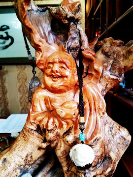 彌勒佛 根雕