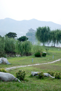 湖畔古建