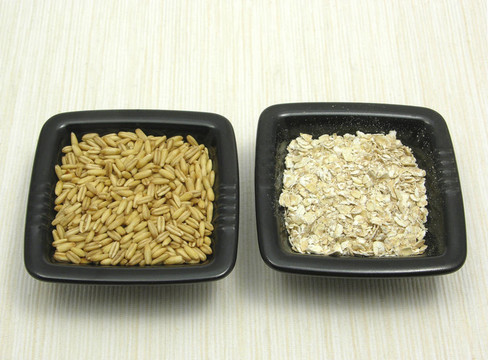 用燕麥粥瓷器碗米色餐墊