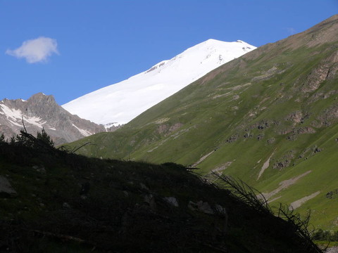 厄爾布魯士山