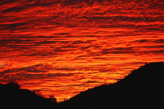 火紅色的天空