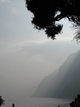 霧和陽(yáng)光