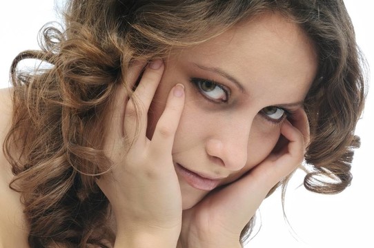 手上有頭的女人的肖像