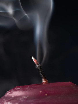 冒煙的燈芯