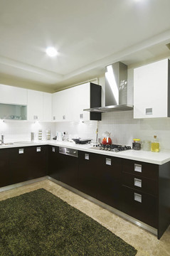 Domestical Kitchen White和黑