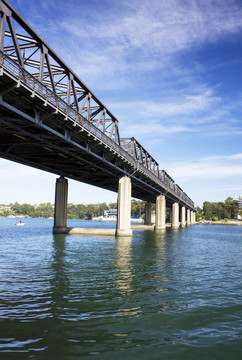 鐵灣橋；悉尼