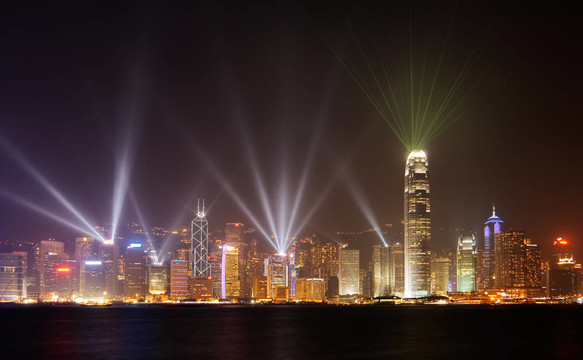 在香港著名的夜景的光線
