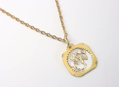 蝎子星座黃金項(xiàng)鏈