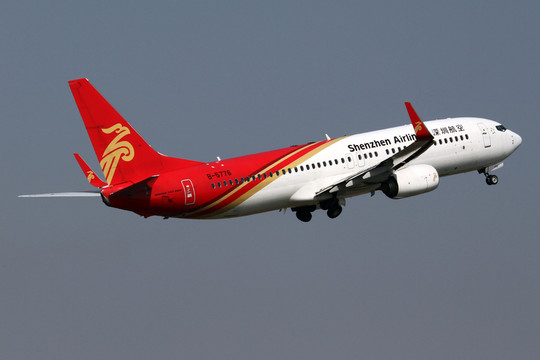 深圳航空飛機(jī)起飛