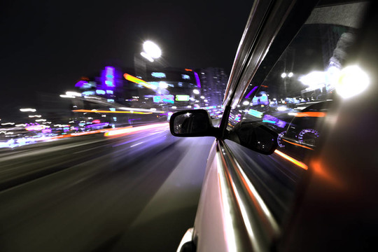 晚上開車
