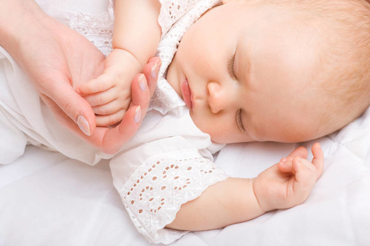 熟睡的嬰兒