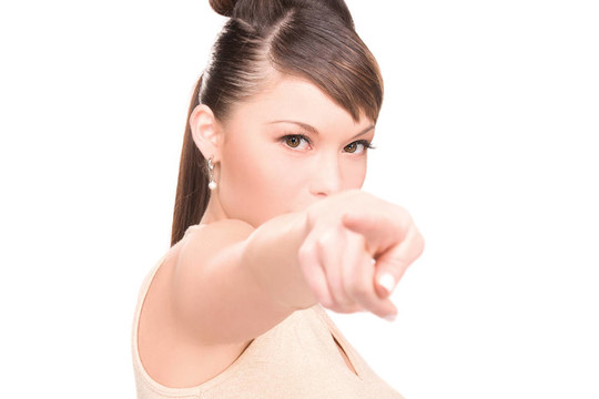 女人指著她的手指