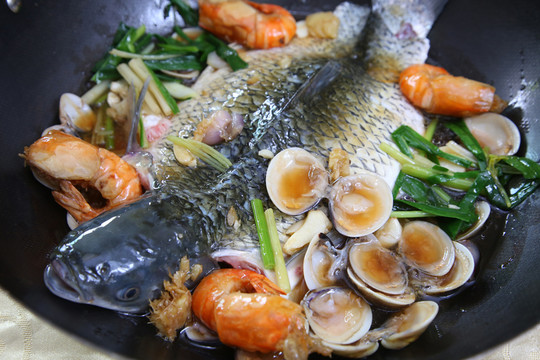 海鮮大盤魚